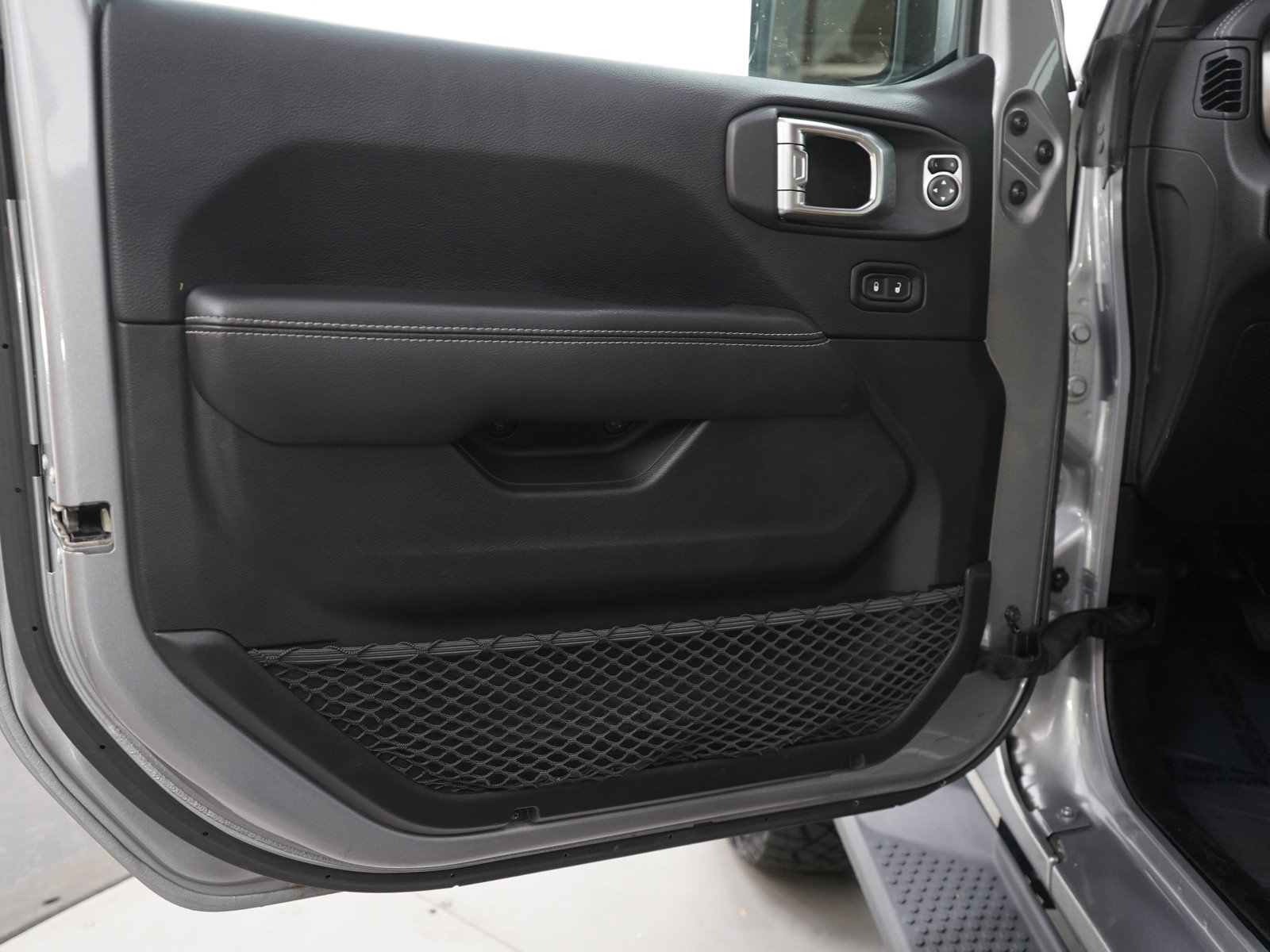 Used 2018 Jeep Wrangler Unlimited Rubicon image 17