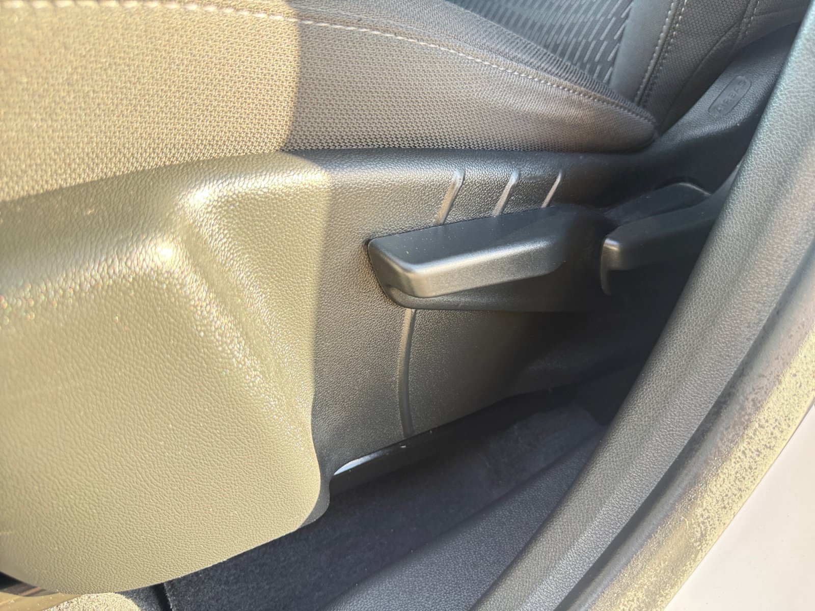 Used 2025 Chevrolet Equinox LT FWD image 14