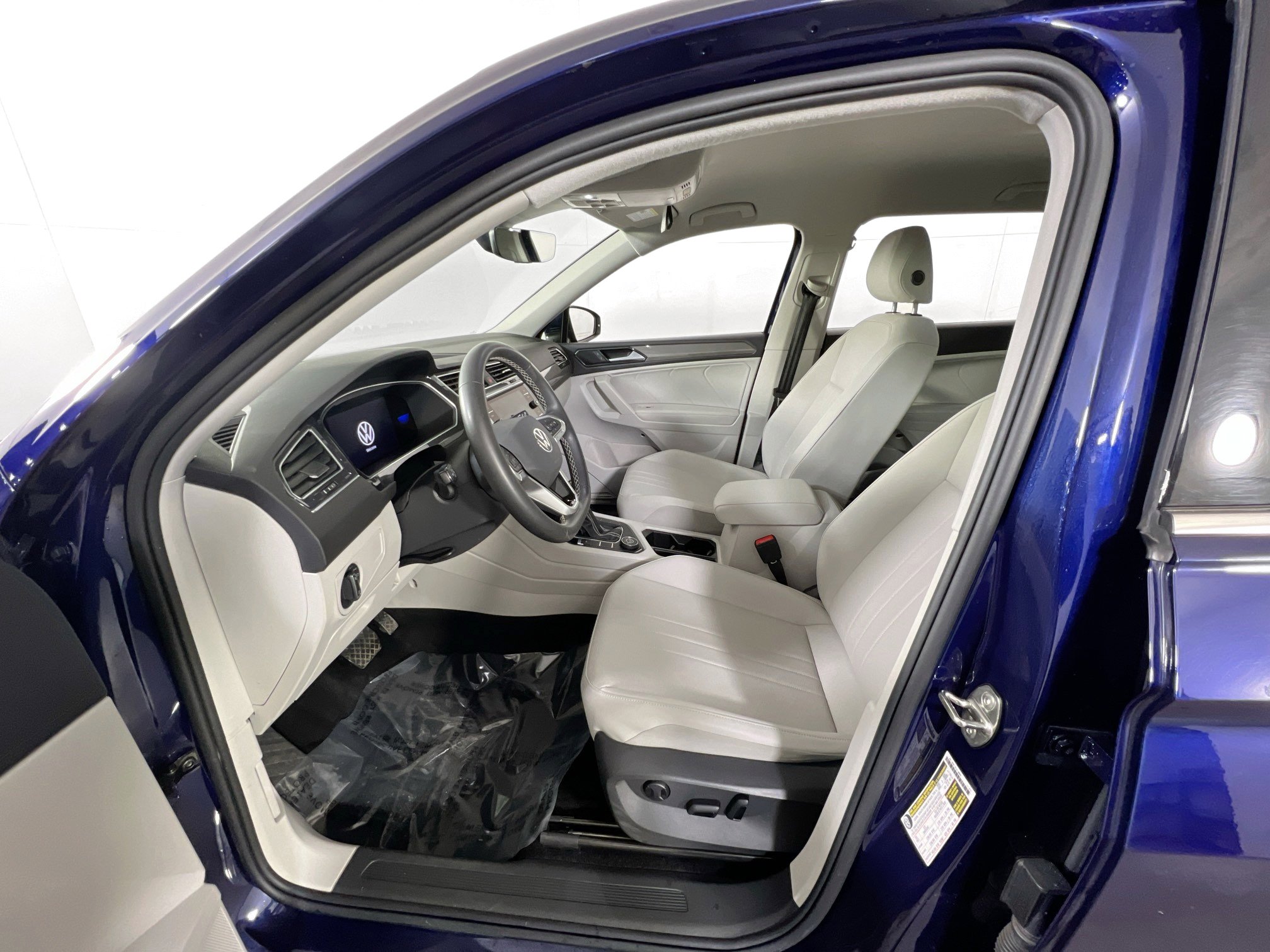 Used 2022 Volkswagen Tiguan SE AWD/4WD image 20