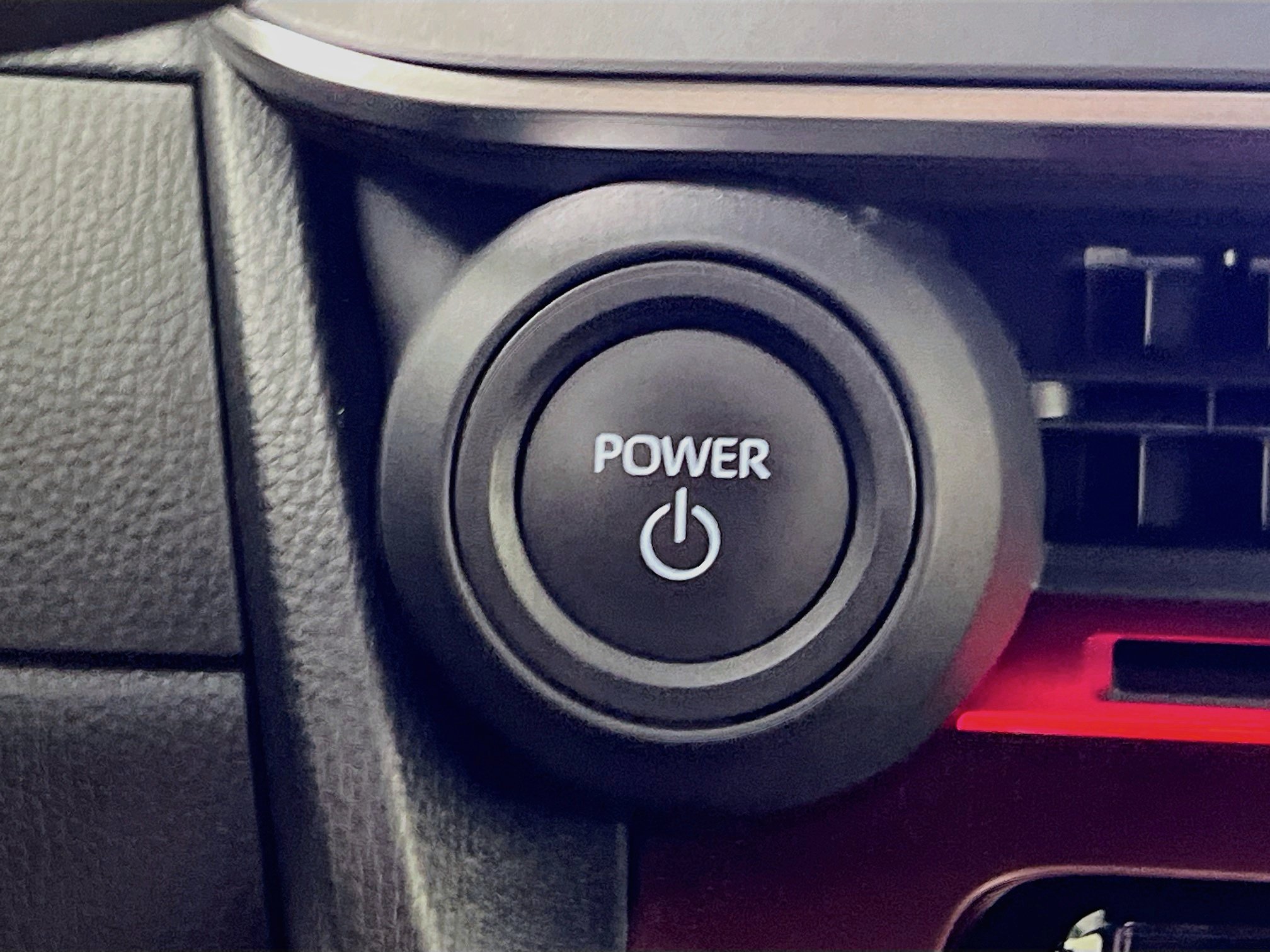Used 2025 Toyota Prius Plug-In Hybrid FWD image 22