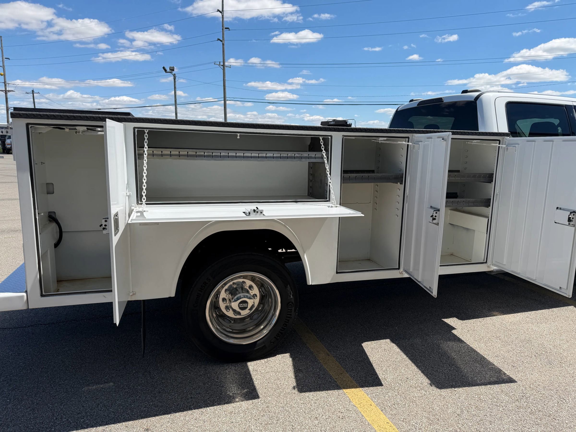 Used 2024 Ford F550 4x4 Crew Cab Super Duty w/ XLT Value Package image 8