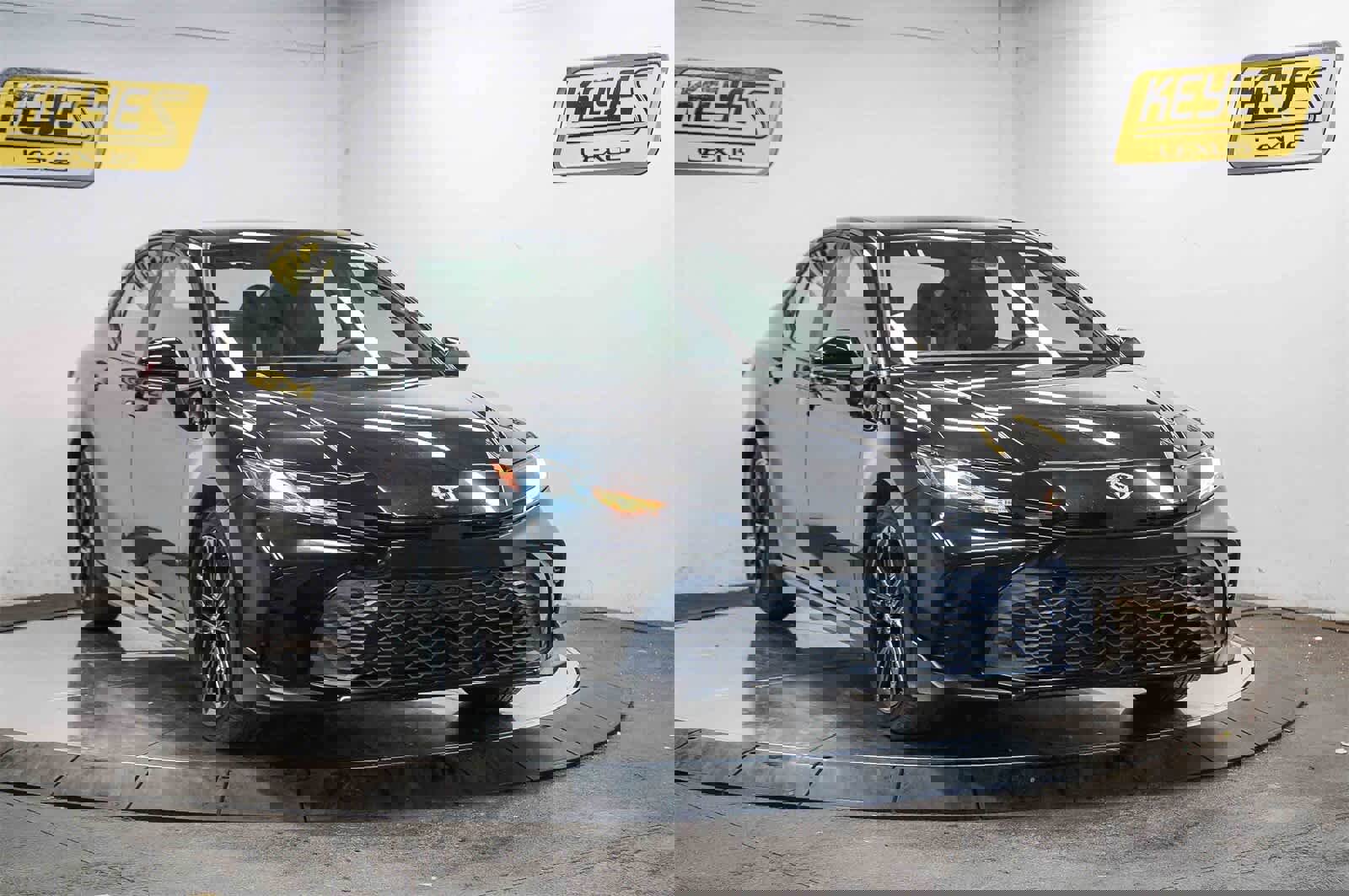 Used 2025 Toyota Camry SE image 5