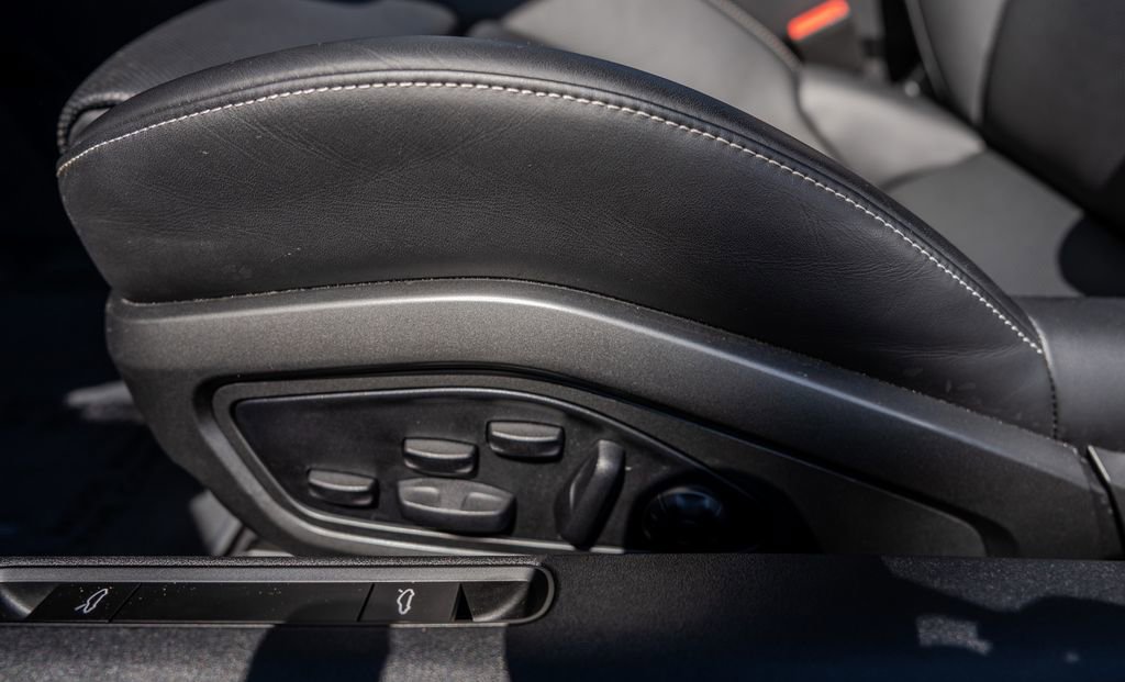 Used 2024 Porsche 911 Carrera S w/ Sport Package image 17