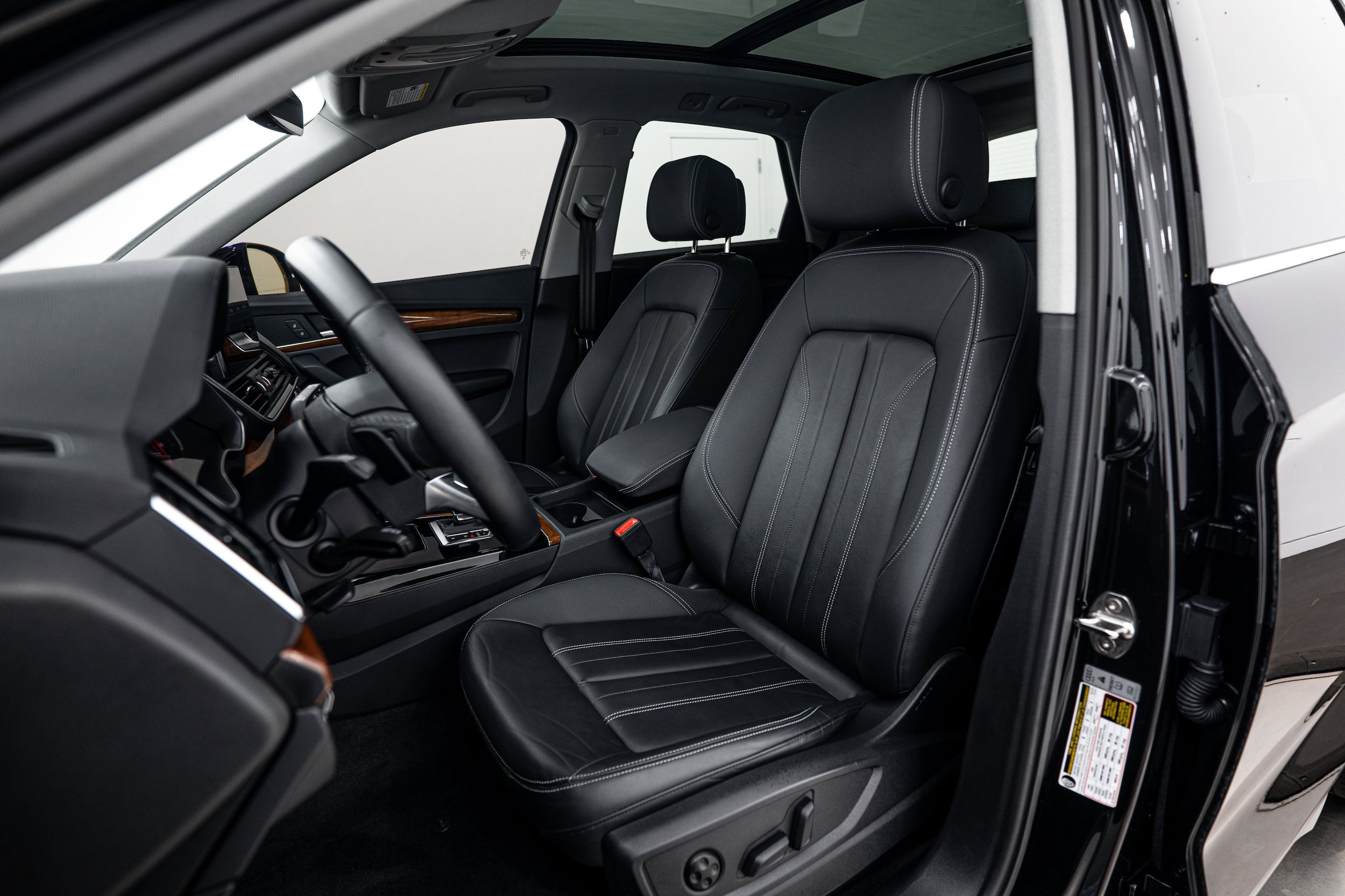 Certified 2023 Audi Q5 Premium w/ Convenience Package AWD/4WD image 16