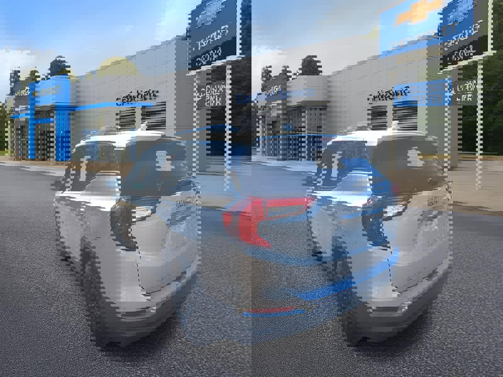 Used 2022 GMC Terrain AT4 w/ Infotainment Package II image 5