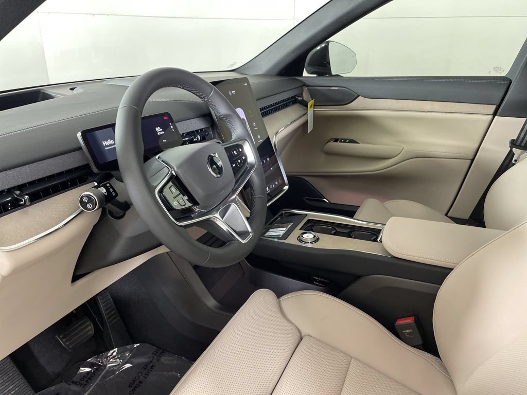 Used 2025 Volvo EX90 Plus AWD/4WD image 22