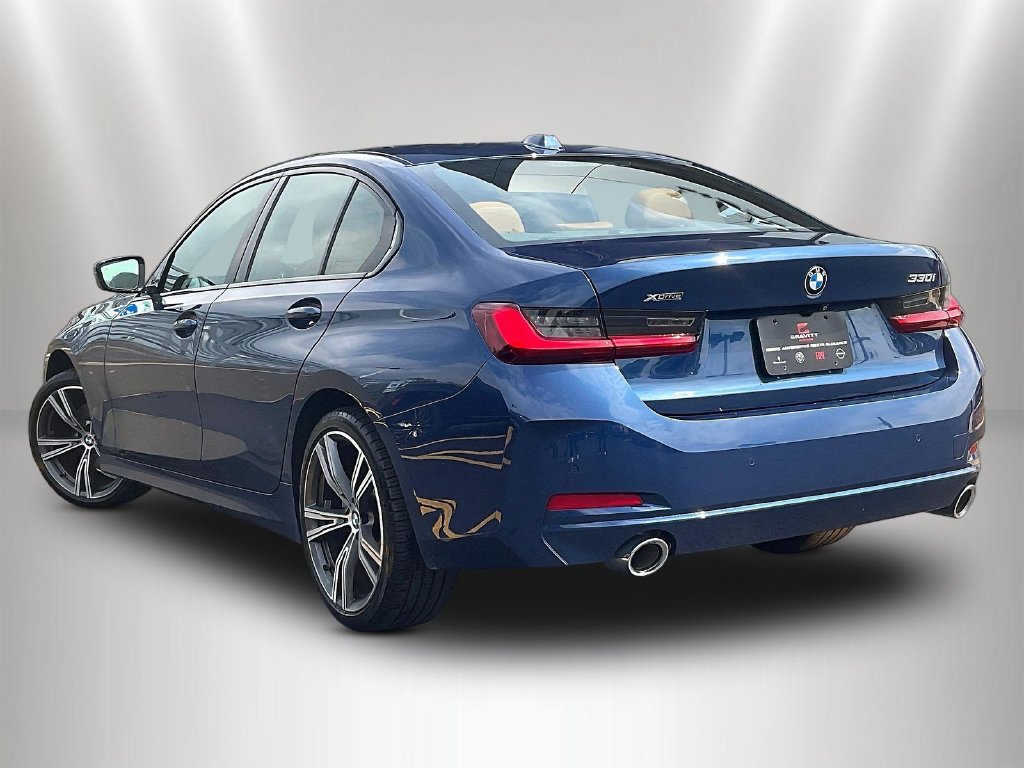 Used 2023 BMW 330i xDrive Sedan w/ Driving Assistance Package AWD/4WD image 4