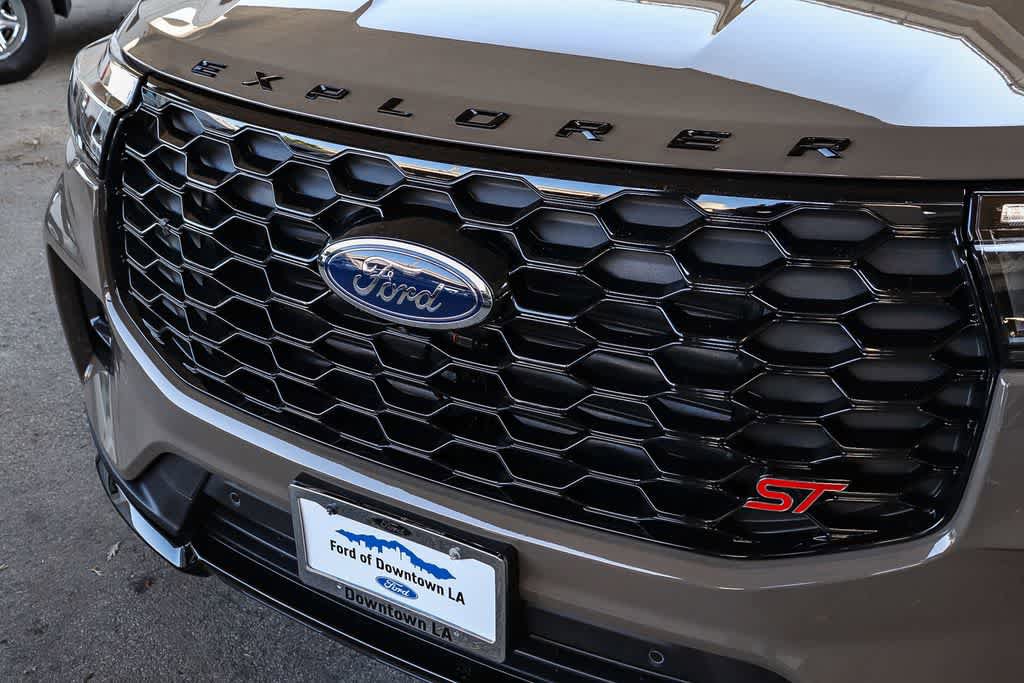 New 2026 Ford Explorer ST w/ Sun And Sound Package image 8