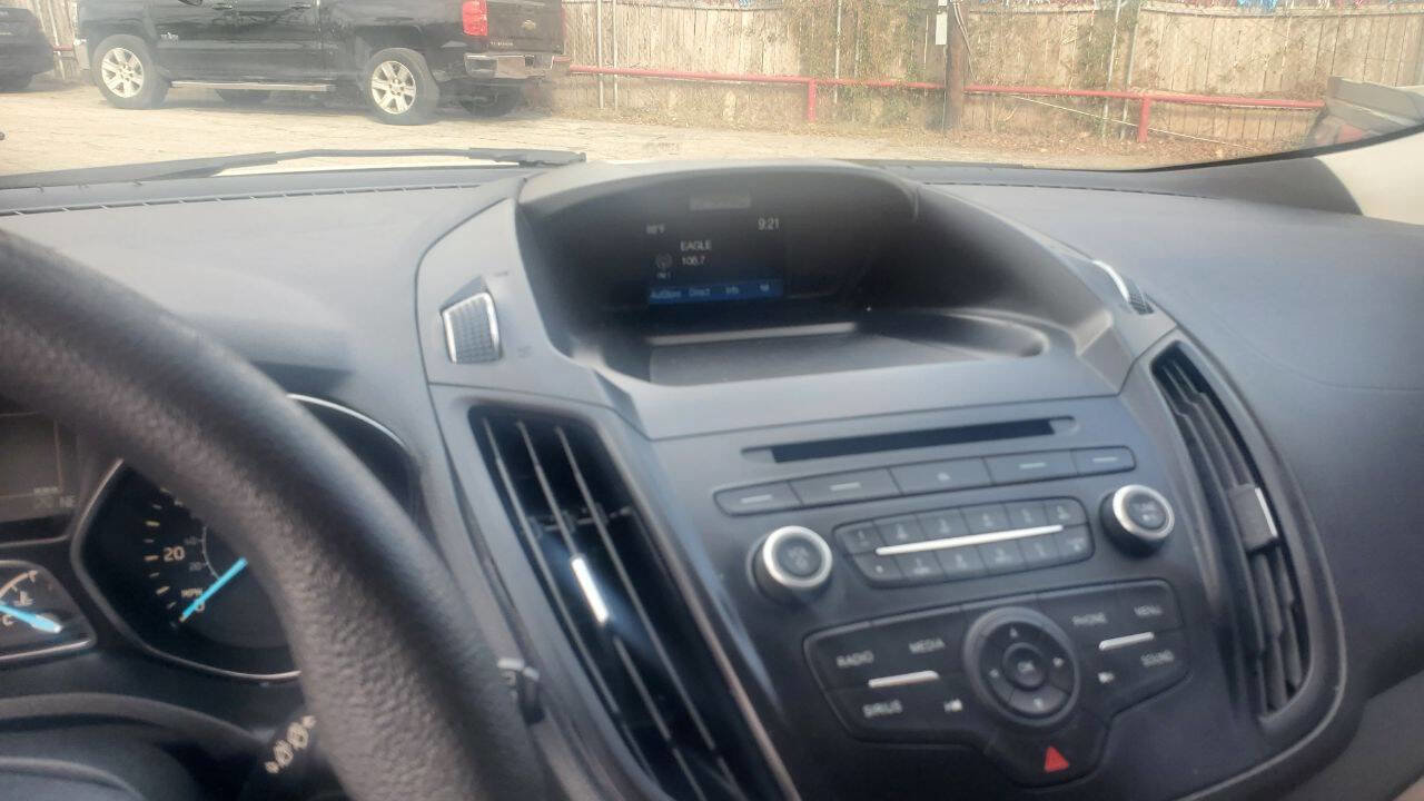 Used 2017 Ford Escape SE FWD image 14