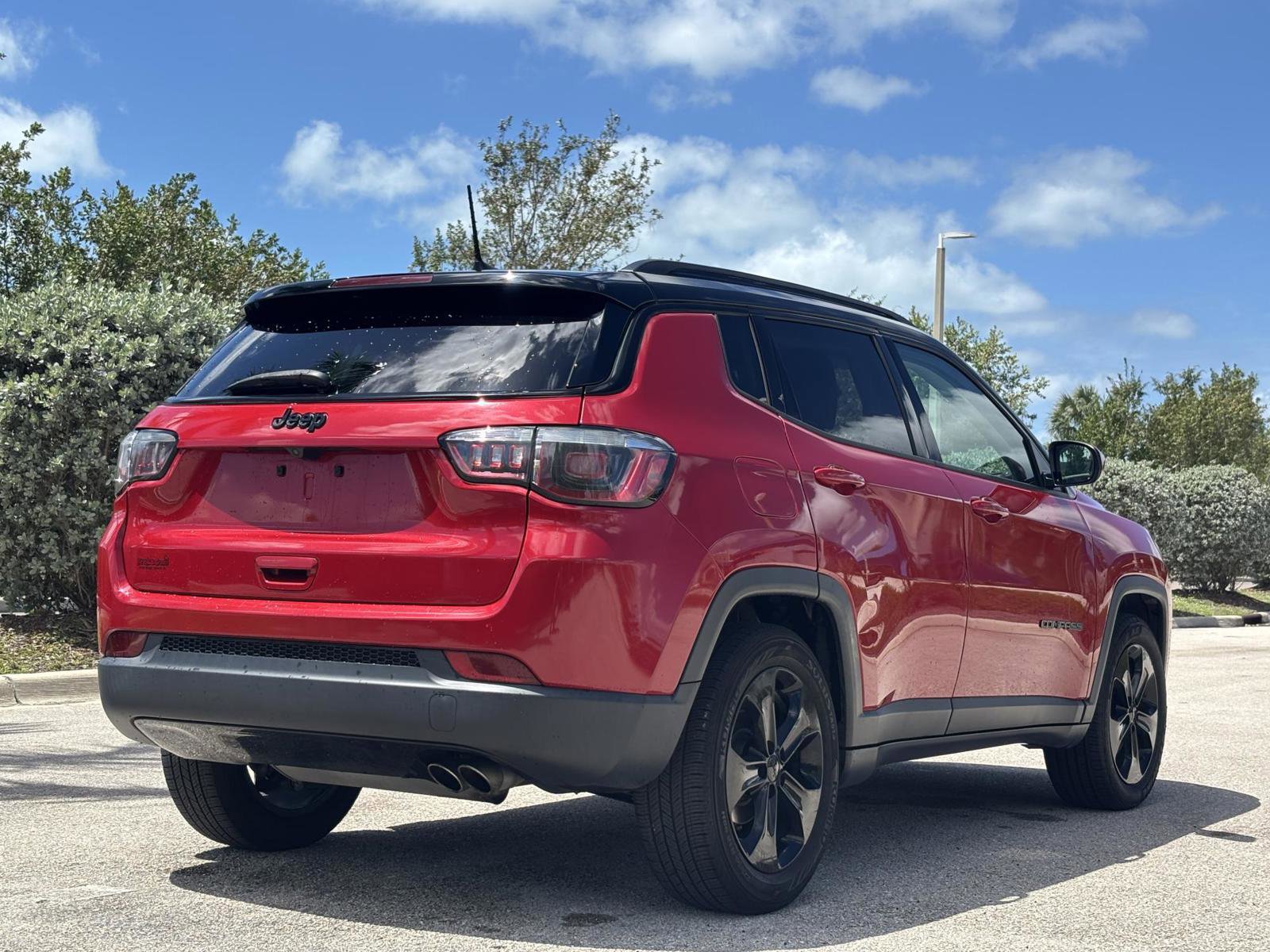 Used 2020 Jeep Compass Latitude FWD image 8
