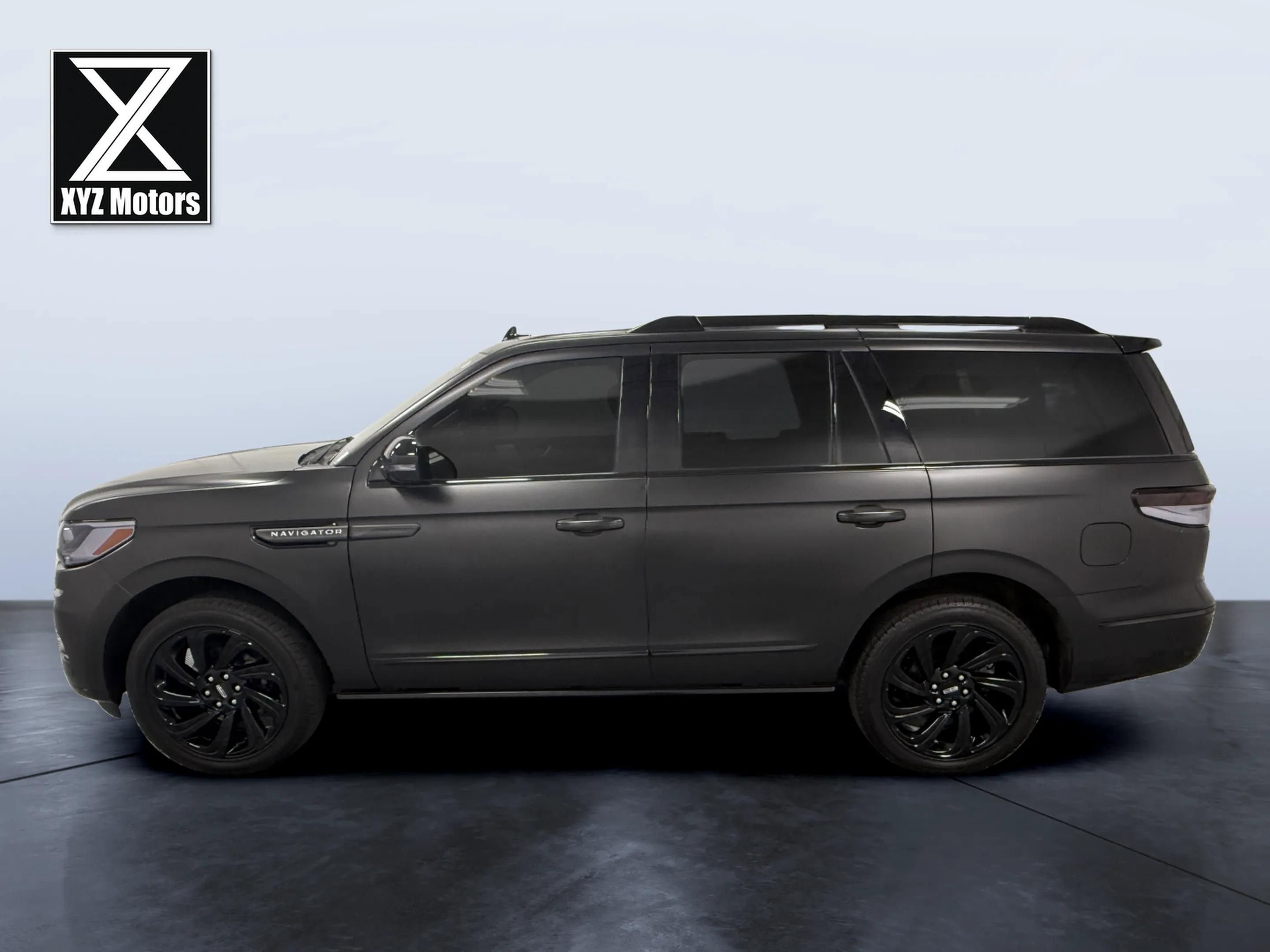 Used 2024 Lincoln Navigator Reserve w/ Equipment Group 201A AWD/4WD image 3