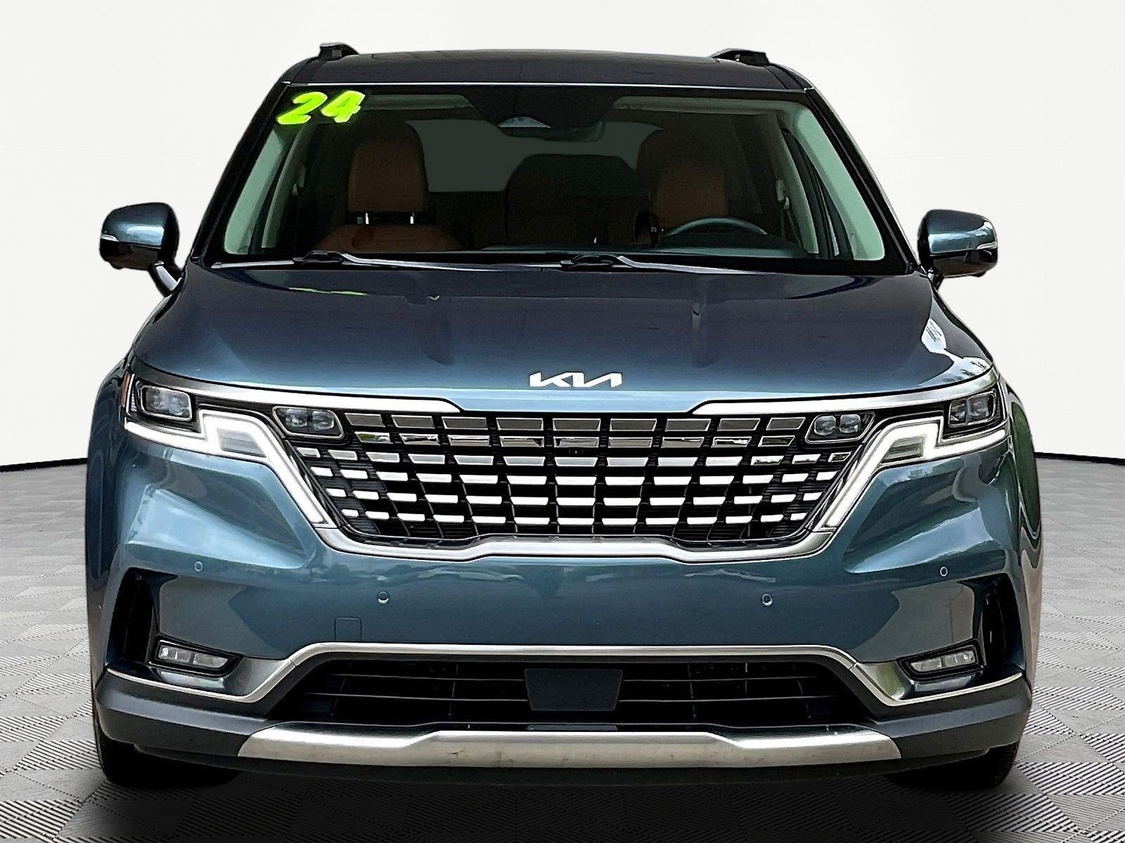 Used 2024 Kia Carnival SX Prestige FWD image 2