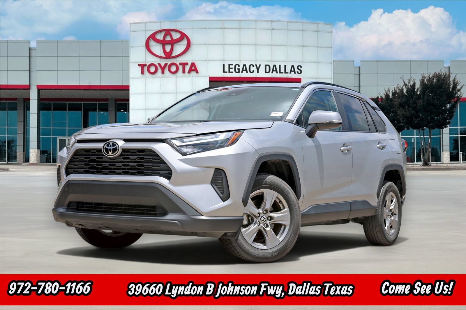 Used 2024 Toyota RAV4 XLE FWD image 1