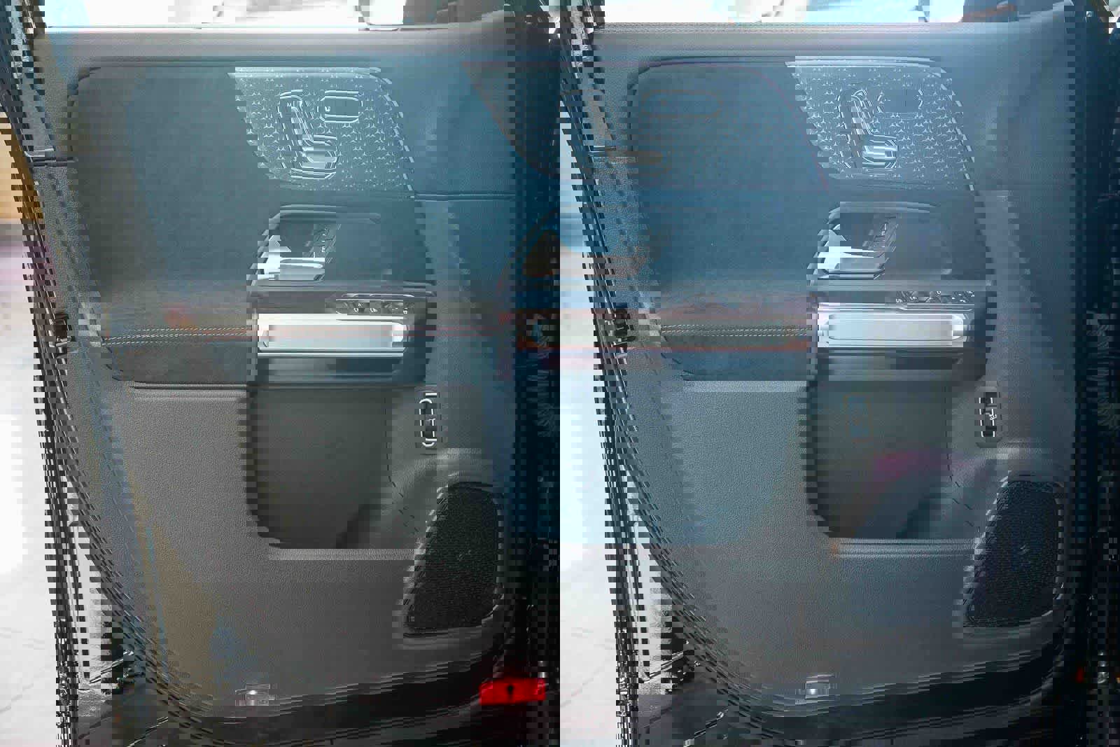 Used 2024 Mercedes-Benz EQB 350 4MATIC SUV image 19