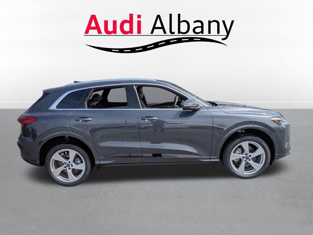 New 2025 Audi Q5 Premium Plus image 3