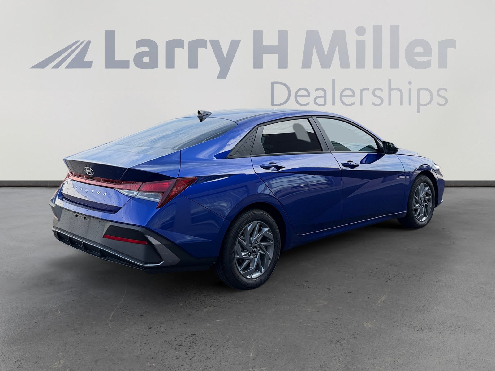 Used 2024 Hyundai Elantra SEL FWD image 5