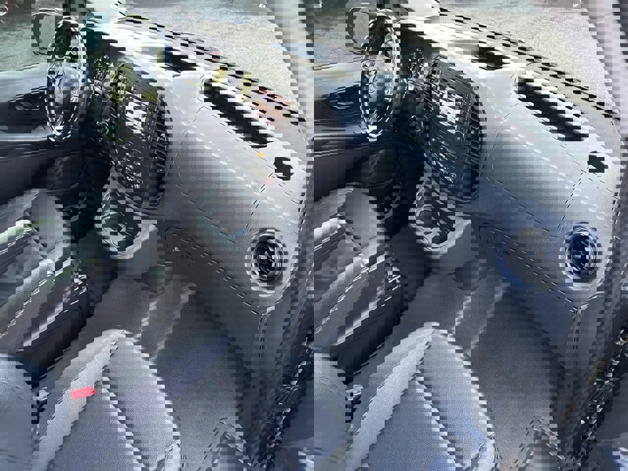 Used 2018 Mercedes-Benz Metris Passenger image 17