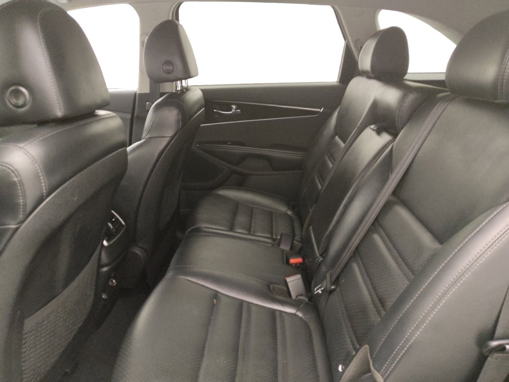 Used 2019 Kia Sorento EX image 18