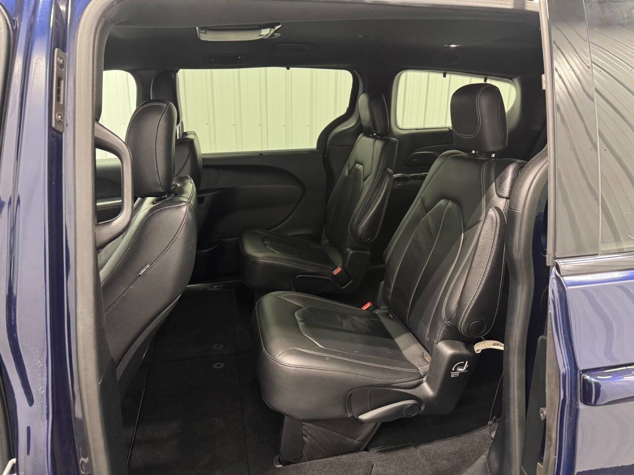 Used 2018 Chrysler Pacifica Touring-L w/ Premium Audio Group image 10