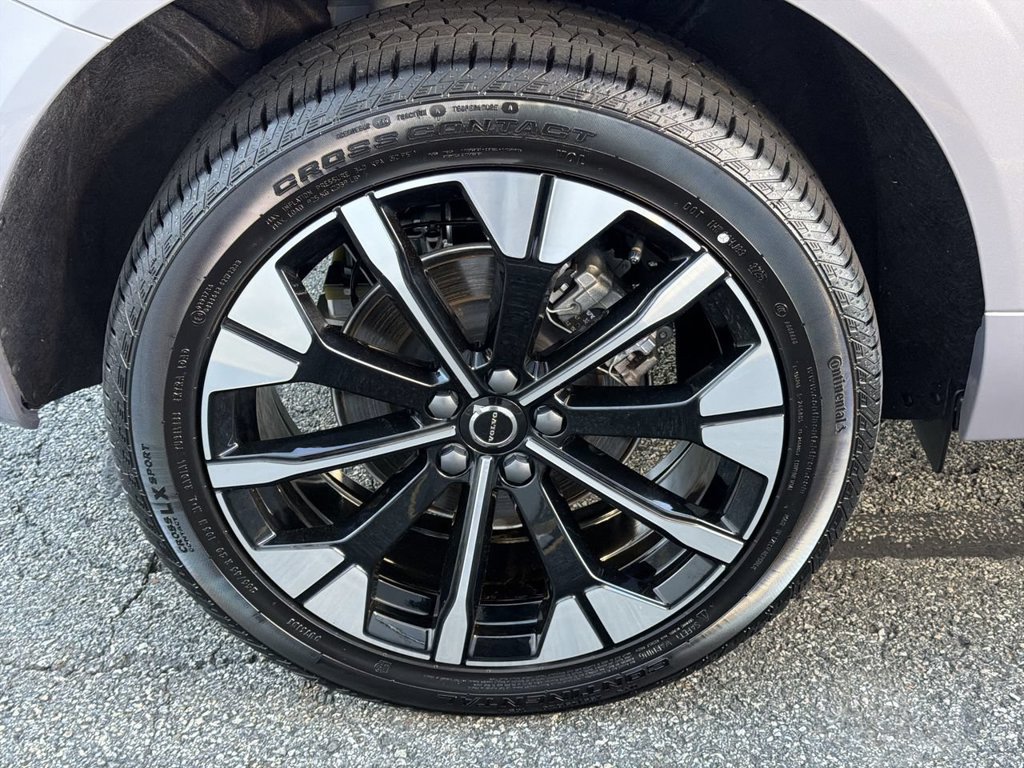 New 2026 Volvo XC60 B5 Plus w/ Climate Package AWD/4WD image 12