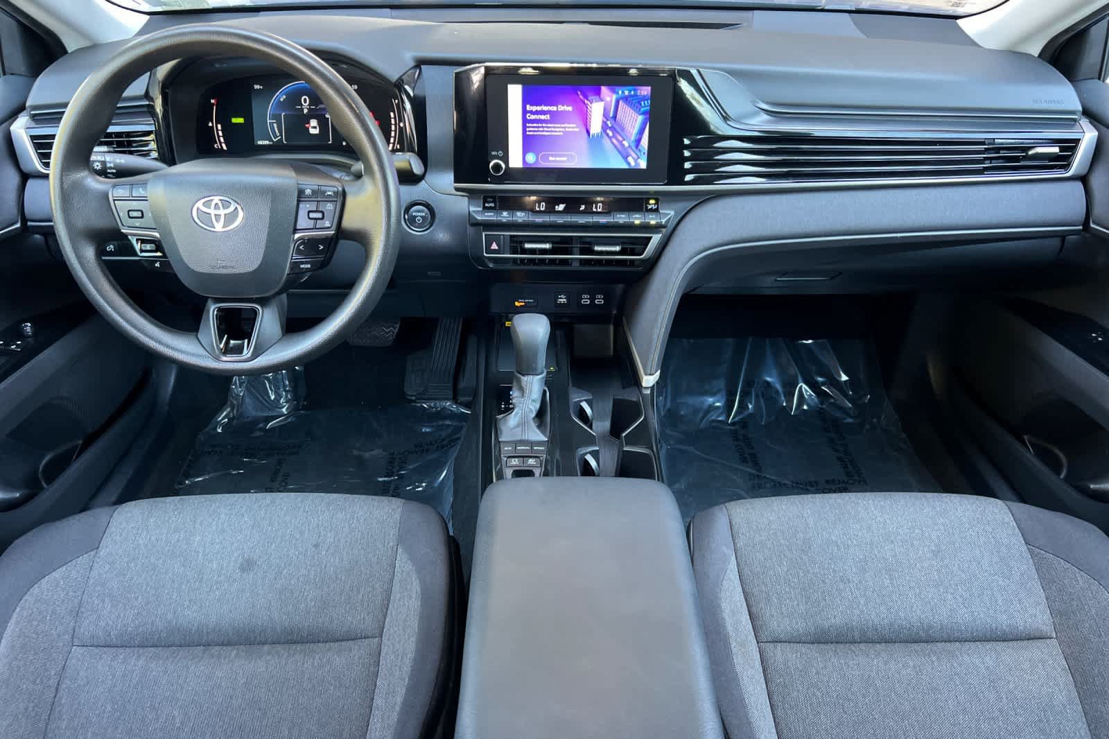 Used 2025 Toyota Camry LE FWD image 3