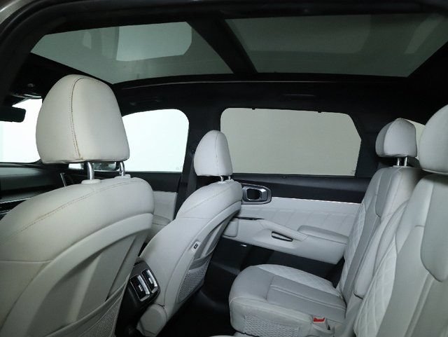 Used 2025 Kia Sorento SX Prestige AWD/4WD image 15