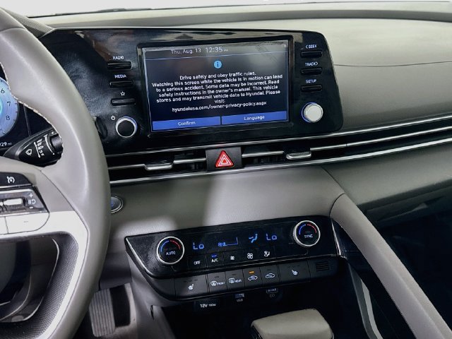 Used 2021 Hyundai Elantra SEL w/ Convenience Package FWD image 17