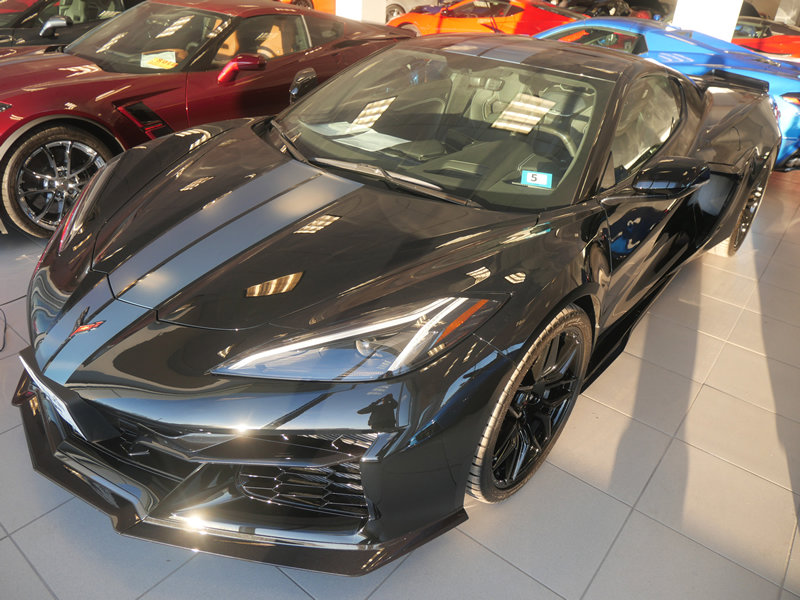 Used 2023 Chevrolet Corvette Z06 w/ Stealth Interior Trim Package image 2