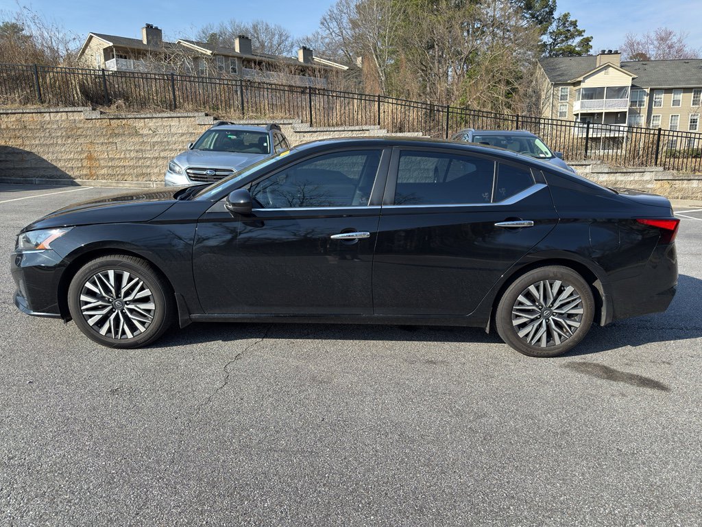 Used 2024 Nissan Altima 2.5 SV w/ SV Premium Package image 8