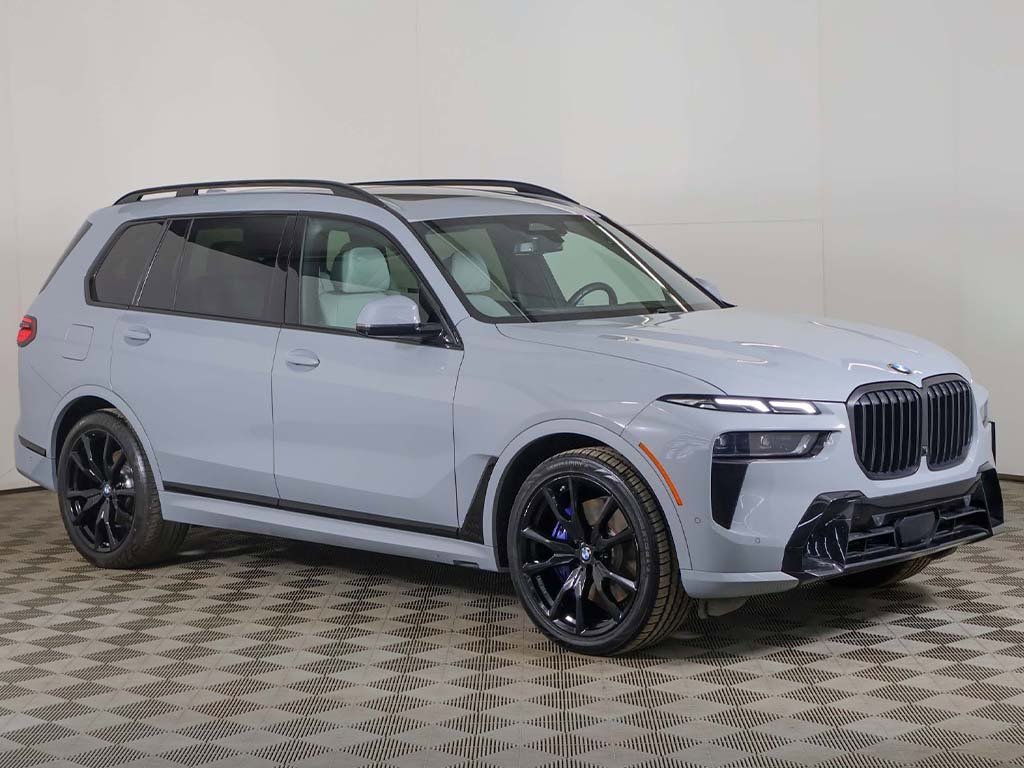 Used 2024 BMW X7 xDrive40i w/ Executive Package image 2