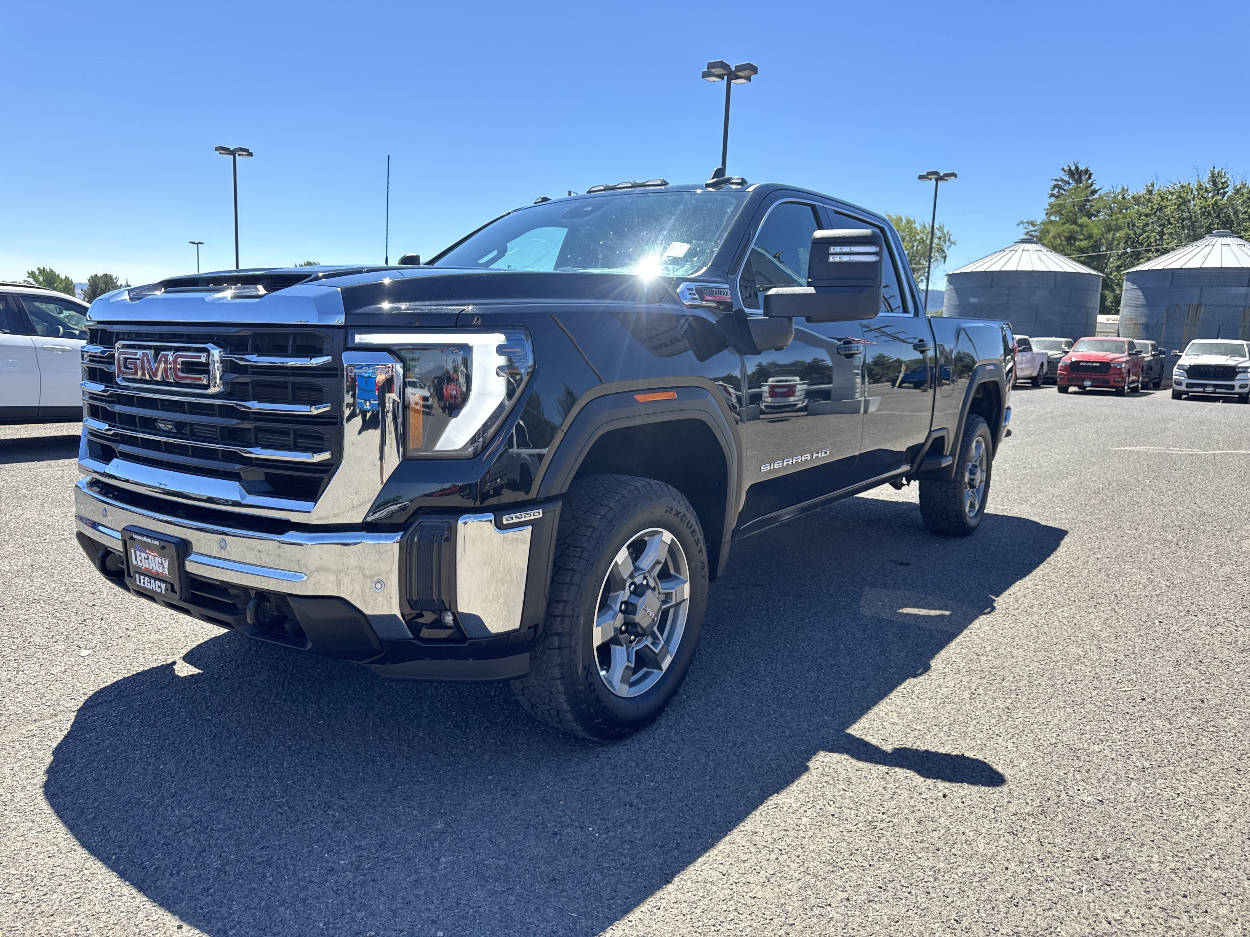 Used 2025 GMC Sierra 3500 SLE AWD/4WD image 8