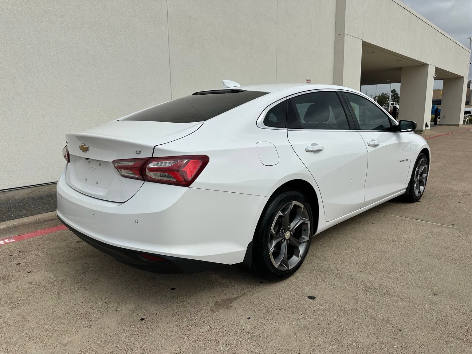 Used 2020 Chevrolet Malibu LT w/ Leather Package FWD image 7
