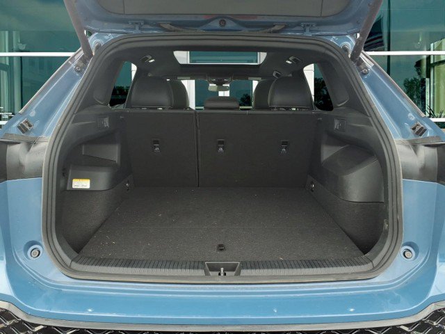Certified 2025 Volkswagen Tiguan SE R-Line AWD/4WD image 8