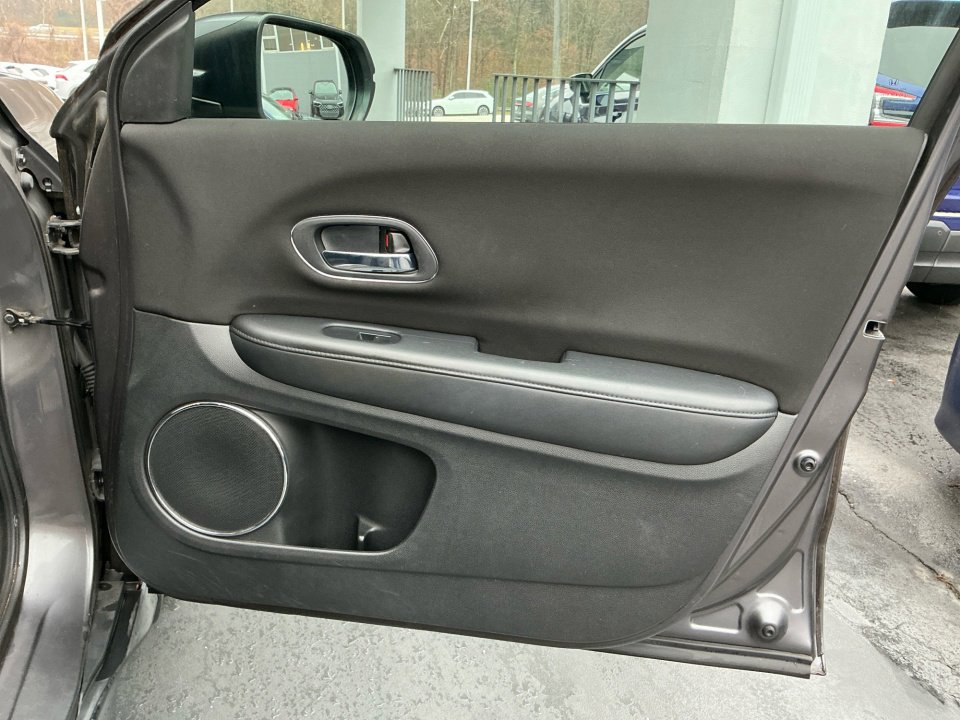 Used 2016 Honda HR-V EX image 35