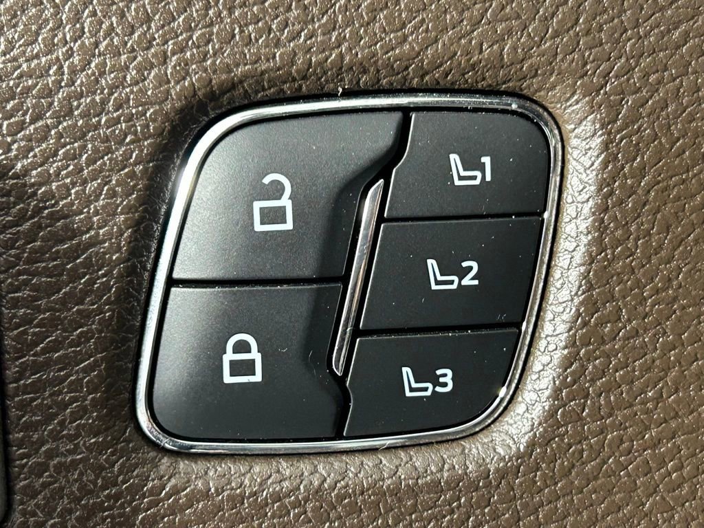 Used 2020 Ford F250 King Ranch w/ King Ranch Ultimate Package AWD/4WD image 36