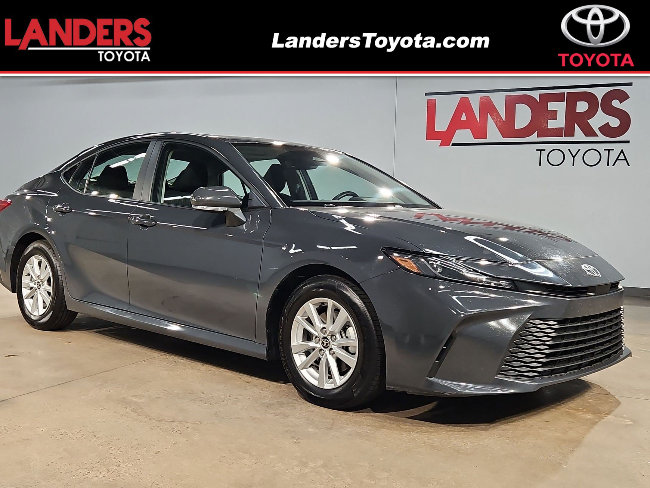 Used 2025 Toyota Camry LE w/ Convenience Package FWD image 1