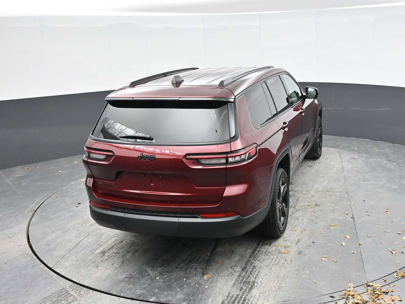 Used 2021 Jeep Grand Cherokee L Laredo image 32