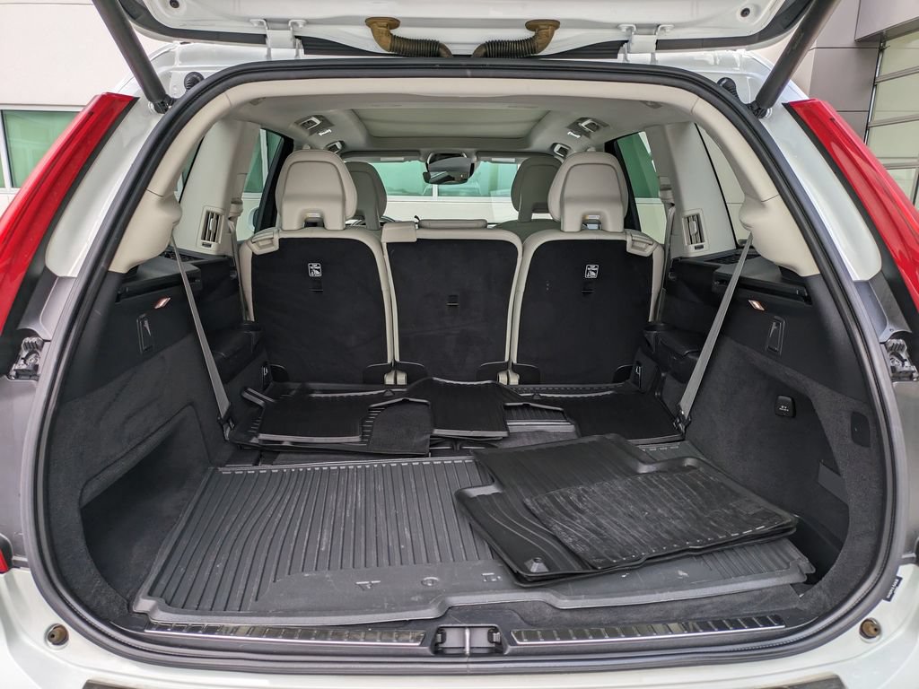 Used 2020 Volvo XC90 T5 Momentum w/ Protection Package Premier AWD/4WD image 10