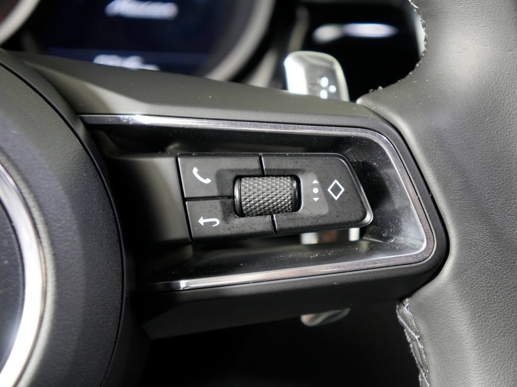 Certified 2023 Porsche Macan Turbo AWD/4WD image 29
