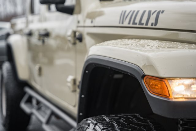Used 2022 Jeep Gladiator Willys image 17