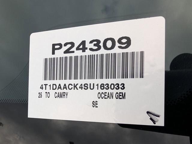 Used 2025 Toyota Camry SE FWD image 33