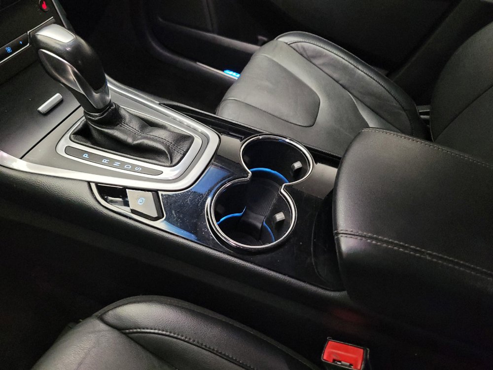 Used 2018 Ford Edge Titanium FWD image 26