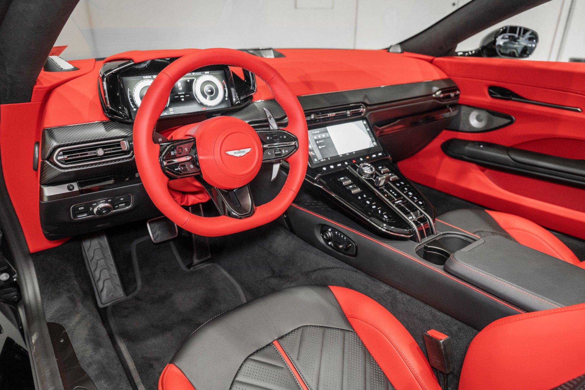 New 2026 Aston Martin V8 Vantage S RWD image 3