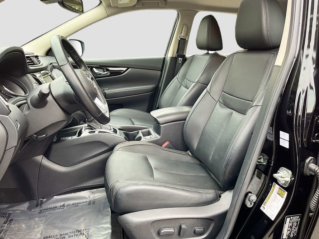 Used 2022 Nissan Rogue Sport SL w/ Premium Package image 20