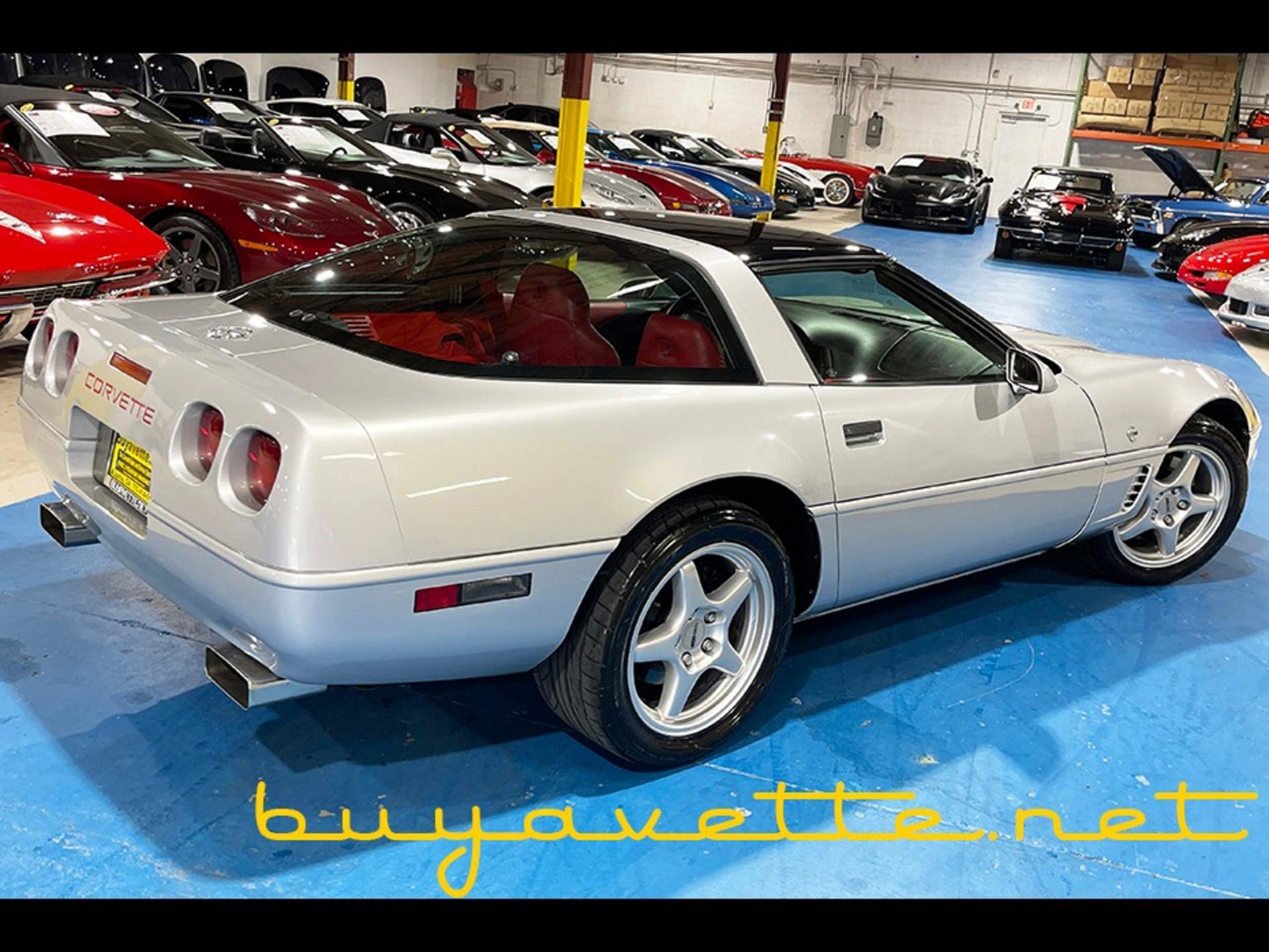 Used 1996 Chevrolet Corvette Coupe RWD image 2