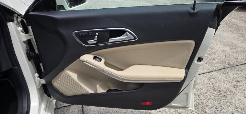 Used 2018 Mercedes-Benz CLA 250 4MATIC image 18