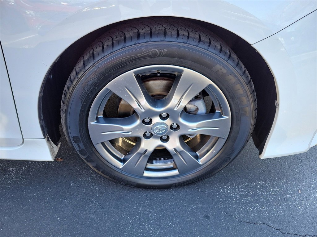 Used 2017 Toyota Sienna SE image 6