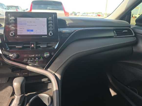 Used 2024 Toyota Camry SE FWD image 11