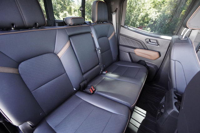 Used 2026 GMC Canyon AT4 w/ Technology Plus Package AWD/4WD image 28
