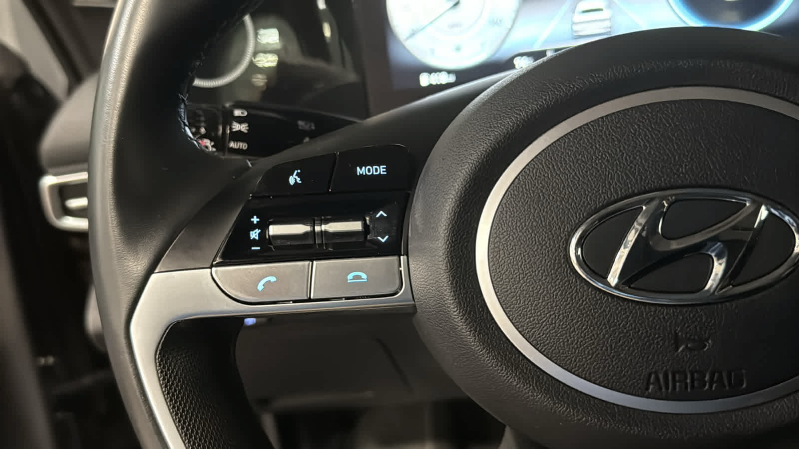 Used 2023 Hyundai Elantra SEL w/ Convenience Package FWD image 10
